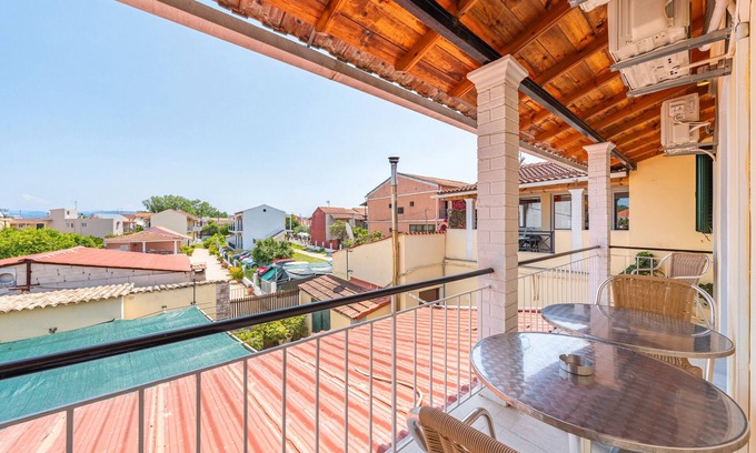 Kavos Apartment | Apartment 'Two Bedroom 3' with Wi-Fi and Air Conditioning