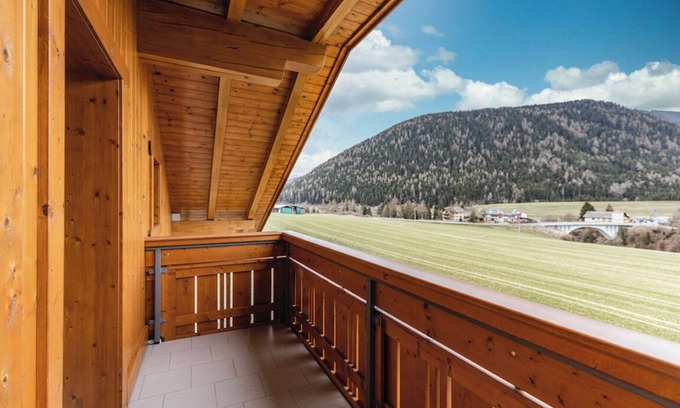 Casola Apartment | Apartment 'Unterhauserhof C' with Mountain View, Wi-Fi, Balcony & Garden