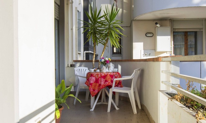 Isolotto Apartment | Apartment up to 4 people with terrace and private parking