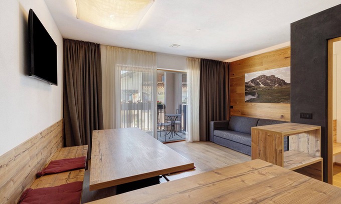 Valdaora di Mezzo Apartment | Apartment 'Villa Kriendl Nr 2 Hochalm ' with Mountain View, Shared Garden and Wi-Fi