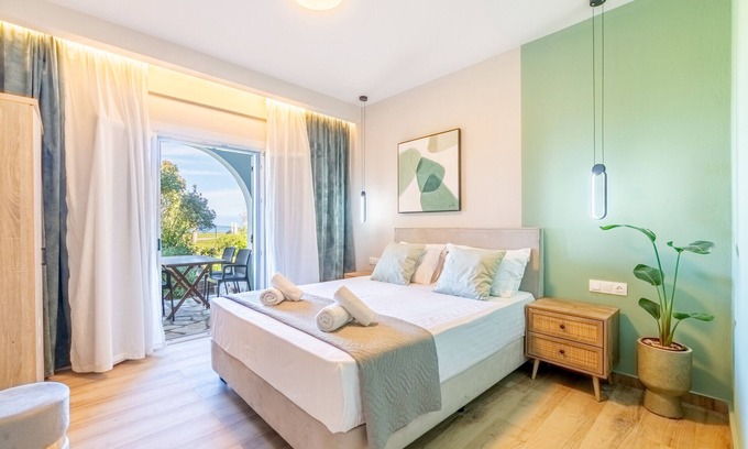 Almiros Beach Apartment | Apartment 'Villa Maria' with Sea View, Wi-Fi and Air Conditioning