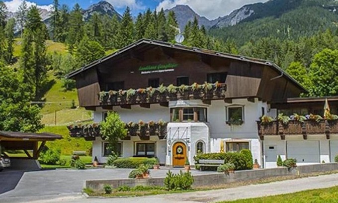 Leutasch Apartment | Apartment W7 Haus Ganghofer with Mountain View, Balcony & Wi-Fi
