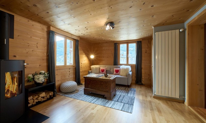 Klosters Dorf Apartment | Apartment 'Wef 2026' with Mountain View and Wi-Fi