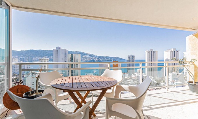 Club Deportivo Apartment | Apartment with Excellent Ocean View and Location!!!