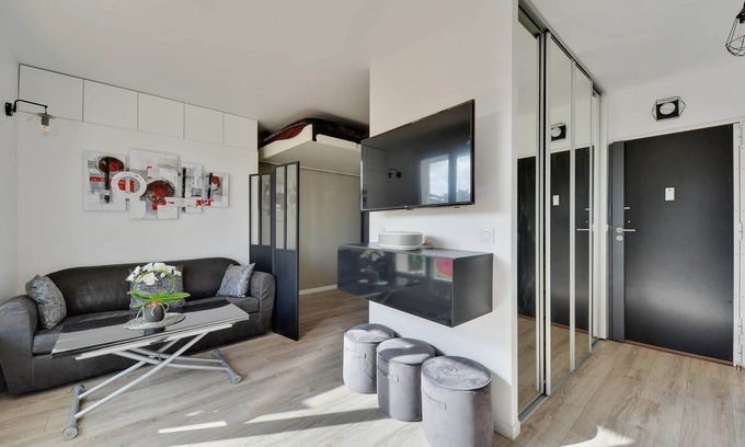 Montrouge Apartment | Apartment with balcony near subway 4