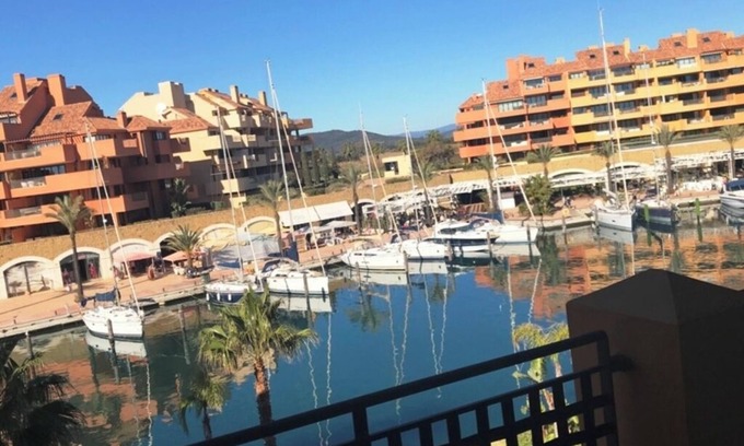 Sotogrande Apartment | APARTMENT WITH FIRST LINE TERRACE OF PUERTO SOTOGRANDE.
