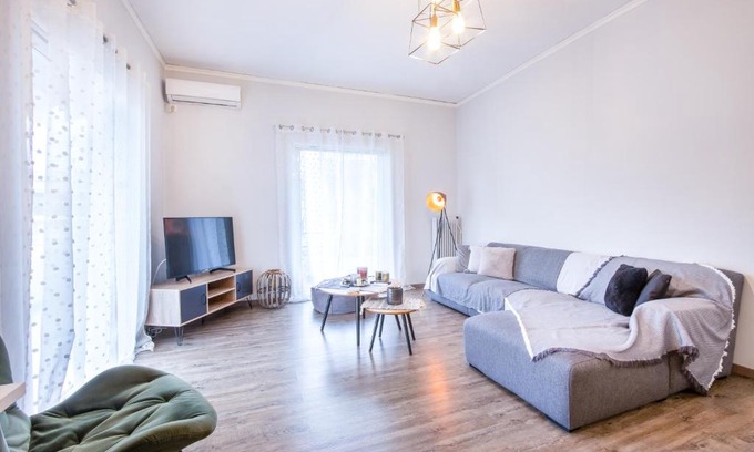 Marousi Apartment | Apartment with Parking near Medical Center