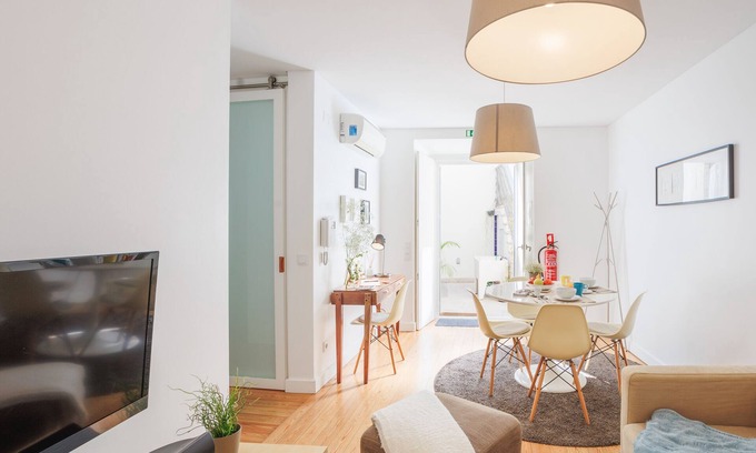 Santos Apartment | APARTMENT WITH PATIO