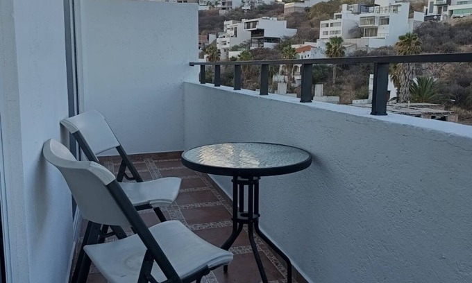 Queretaro Municipality Apartment | Apartment with private entrance and access to roof garden