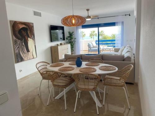 Castillo de Sabinillas Apartment | Apartment with Sea Views! Duquesa Suites Golf & Gardens