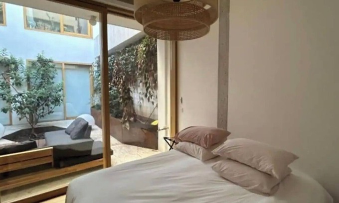 Quartier de la Goutte-d'Or Apartment | Apartment with terrace in the center of Paris