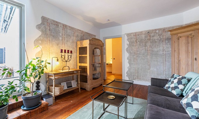 Garding Apartment | Apartment 'Wohnoase Im Denkmal' with Private Terrace, Balcony and Wi-Fi