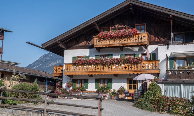 Obergrainau Apartment | Apartment Zugspitze with Terrace, Mountain view & Wi-Fi