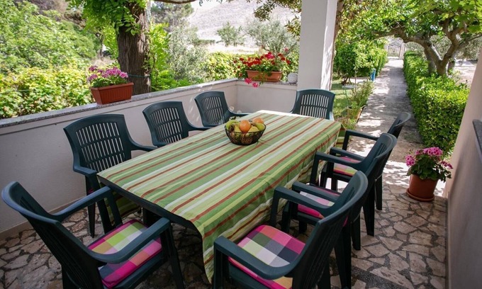 Vlasici Apartment | Apartments Ana (10596-A1) - Vlasici - island Pag