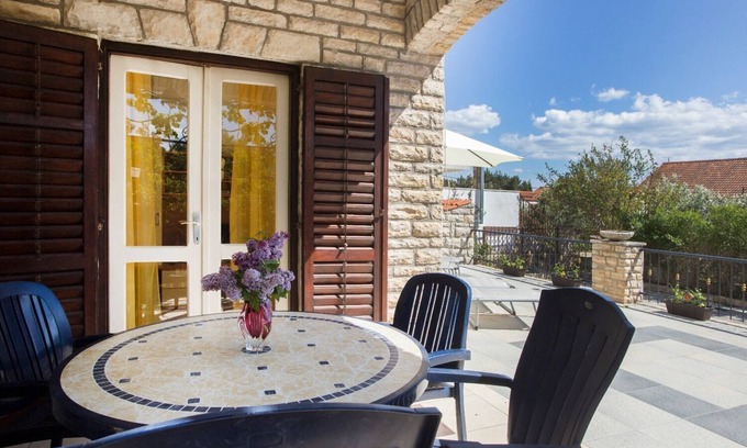 Maslinica Apartment | Apartments Ana (10899-A1) - Maslinica