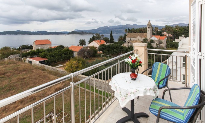 Lopud Island Apartment | Apartments Ana Lopud - One-Bedroom Apartment with Balcony and Sea View - 4 (2 floor)