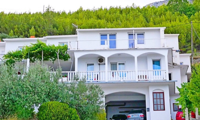 Stanici Apartment | Apartments and rooms Dana, (2652), Stanići, hr