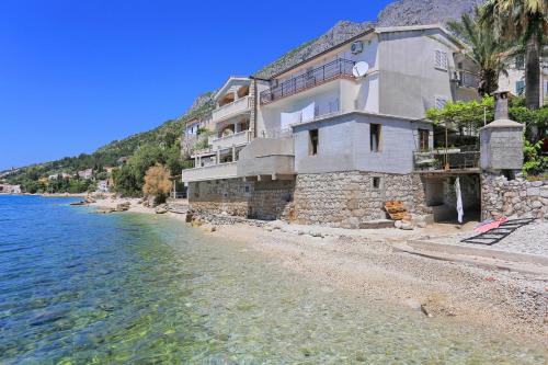 Brist Apartment | Apartments by the sea Brist, Makarska - 15465