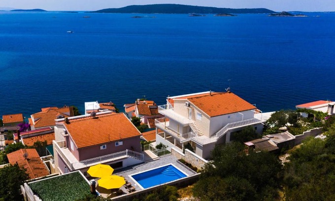 Okrug Donji Apartment | Apartments Care