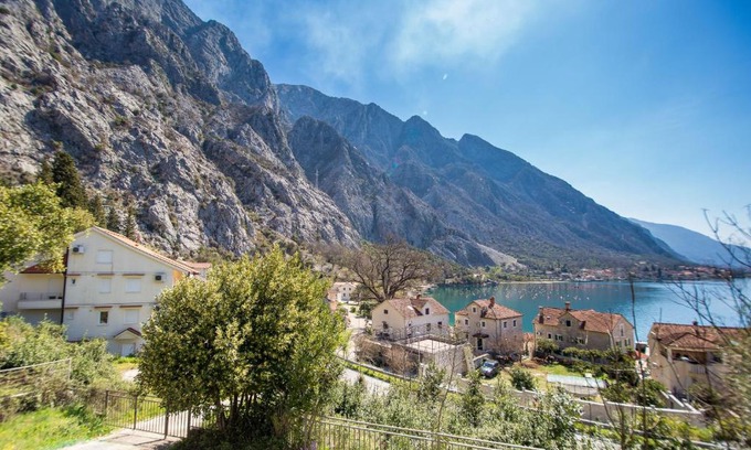 Orahovac Apartment | Apartments Lav