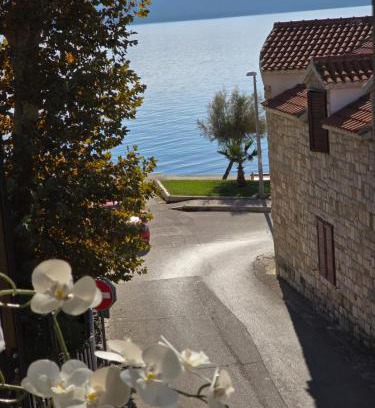 Kastel Kambelovac Apartment | Apartments Magli