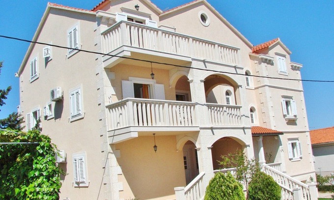 Supetar Apartment | Apartments Mara, (12239), Supetar, hr