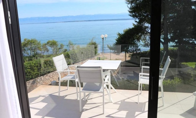 Ugljan Apartment | Apartments Marvi - one bedroom apartment with a sea view (Right)