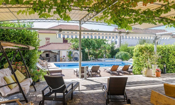 Trogir Apartment | Apartments Mary Nice house with multiple apartments 6