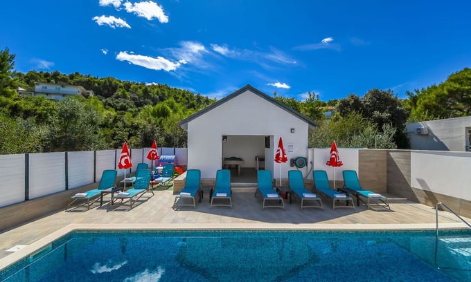 Arbanija Apartment | Apartments Villa Niko (56251-A2) - Arbanija (Ciovo)