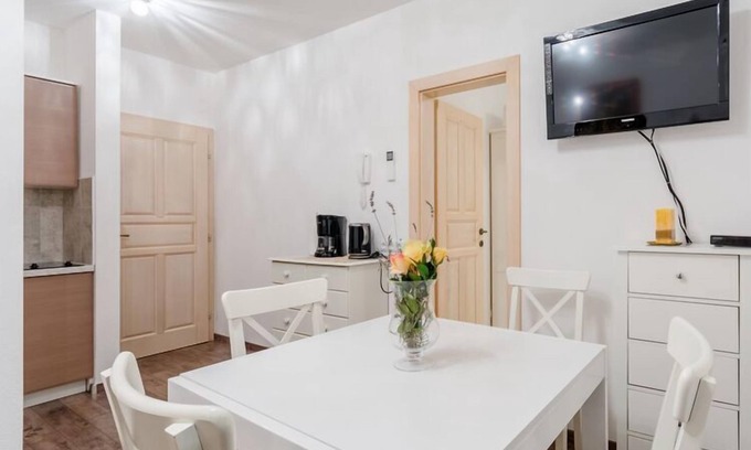 Okrug Donji Apartment | Apartments Villa Kameja - One Bedroom Apartment with Balcony and Nature Reserve View (Zeleni)