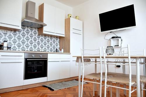 Suha Punta Apartment | Apartments Viola Kampor