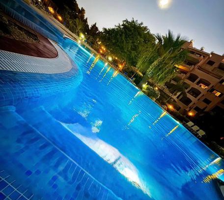 Aglantzia Apartment | Aphrodite Gardens Modern Apartment