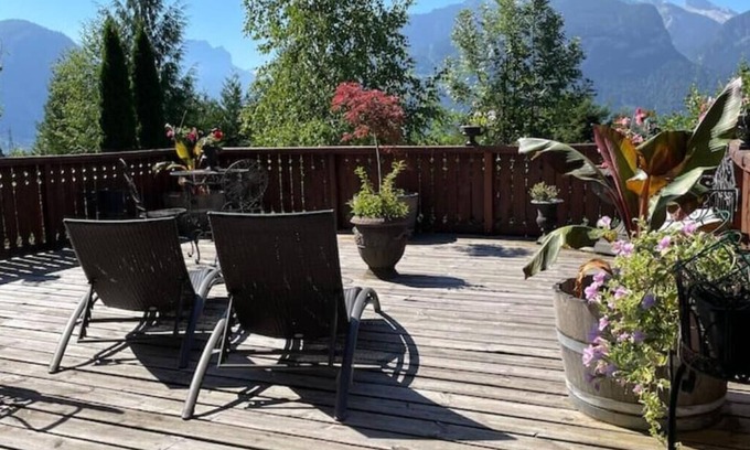 Chatillon-sur-Cluses Apartment | Appart Dans Chalet AU Calme VUE Imprenable Alpes