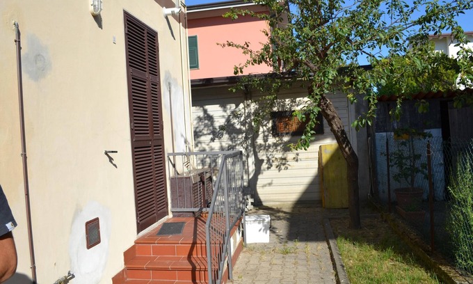 Fiumaretta Apartment | Appartamento 2M close to the Beach with Balcony & Wi-Fi