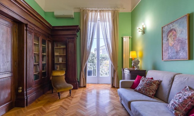 Naples City Centre Apartment | Appartamento a Piazza Cavour by Wonderful Italy