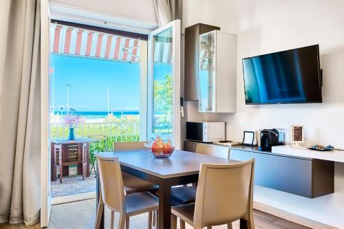 Riccione Apartment | Appartamento con Terrazza Fronte Mare