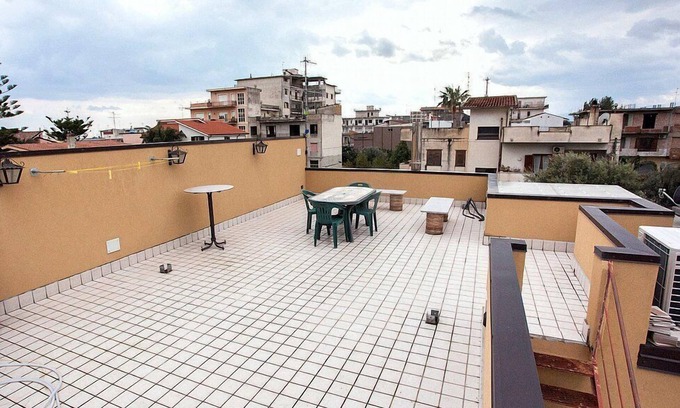 Locri House | Appartamento Ermes C: A welcoming apartment situated at a short distance from the beach, with Free WI-FI.
