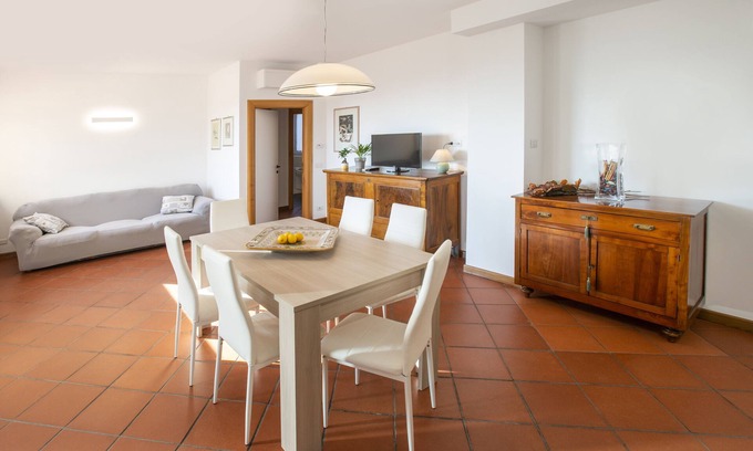 Sant'Elpidio a Mare Apartment | Appartamento Gli Ulivi con Piscina