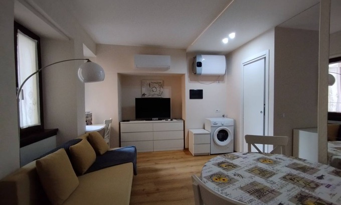 Domodossola Apartment | Appartamento Il Bottaio: Grazioso e Luminoso, Situato nel Cuore Della Città