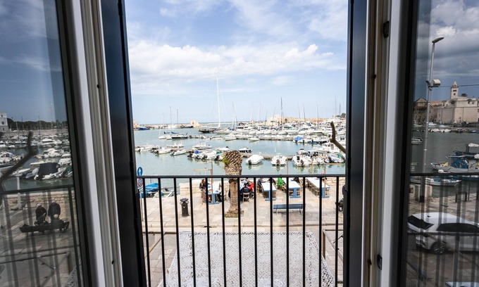 Trani Apartment | Appartamento Lusso Vista Mare - SUL Porto DI Trani