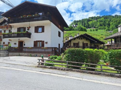 Pie Falcade Apartment | Appartamento Madama