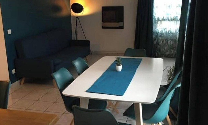 Quartier Centre Ville Apartment | Appartement Accueillant à une Demi-heure de Paris