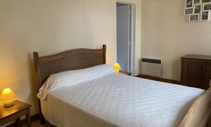 Arfeuilles Apartment | Appartement Arfeuilles, 2 pièces, 3 personnes - FR-1-489-158