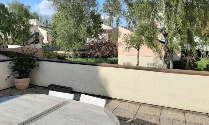 Chateau Apartment | Appartement au lac du chateau