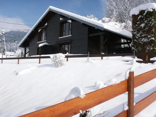 Vagney Apartment | Appartement charmant à Vagney de 56 m² avec vue montagne.