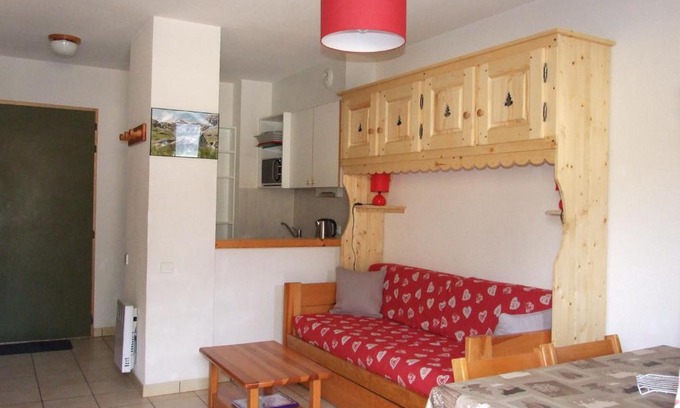 Termignon Apartment | Appartement cosy 4 pers - Pied des pistes, balcon et wifi gratuit - FR-1-508-193