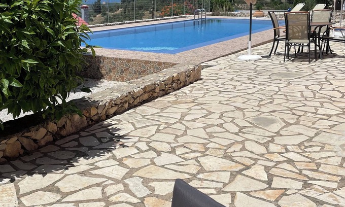 Douliana Apartment | Appartement Dans une Villa, vue mer et Montagnes. Piscine Privée