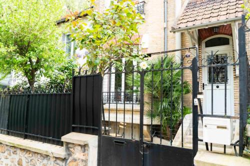 Amerique House | Appartement-dupleix Villa du Parc 19th century