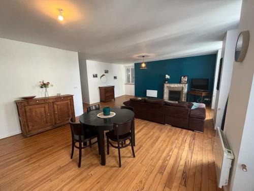 Mauleon-Licharre Apartment | Appartement en cœur de ville