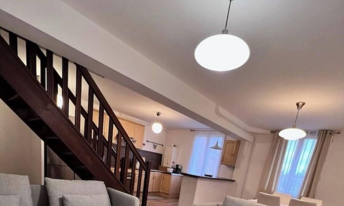 Caudebec-les-Elbeuf Apartment | Appartement en Plein Centre D'elbeuf